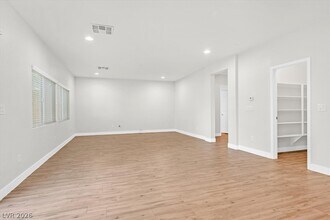 836 Tofino Ct in Henderson, NV - Building Photo - Building Photo