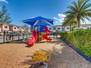 15591 SW 105th Terrace in Miami, FL - Building Photo - Building Photo