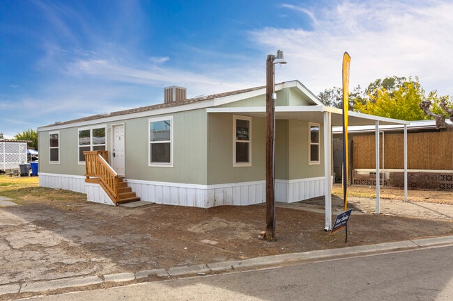 Fairview Mobile Home Park in Coalinga, CA - Building Photo - Building Photo