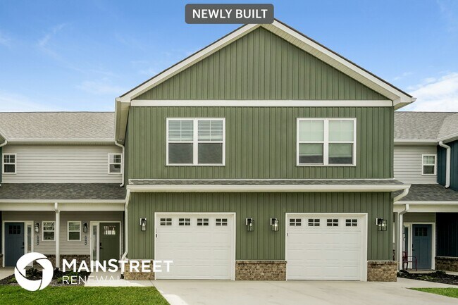 2056 N Sarah Dr in Jeffersonville, IN - Building Photo - Building Photo