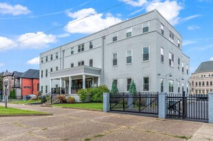 1202 S 3rd St Apartamentos