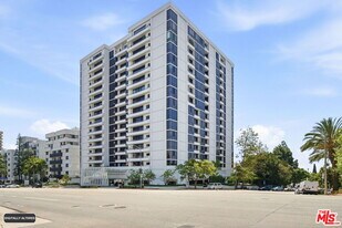10660 Wilshire Blvd in Los Angeles, CA - Building Photo
