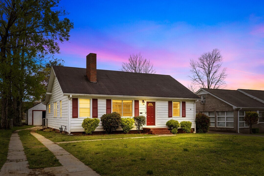 1025 47th St Ensley in Birmingham, AL - Building Photo