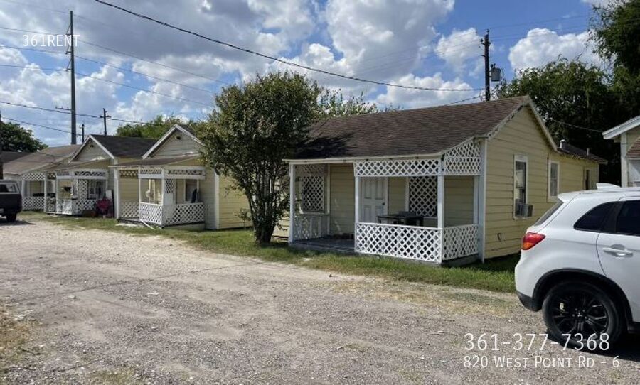 820 W Point Rd-Unit -6 in Corpus Christi, TX - Building Photo