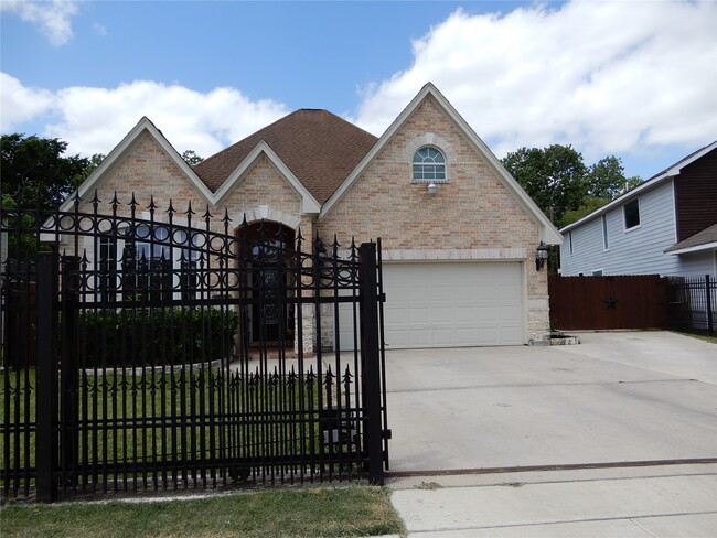 property at 13531 Russ Dr
