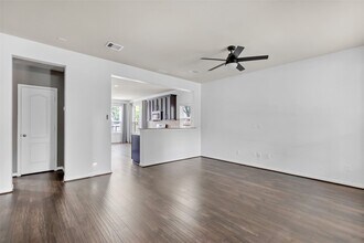 17227 Mitchell Pass Ln in Humble, TX - Foto de edificio - Building Photo