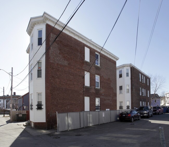 12-12½ Messenger St in Providence, RI - Building Photo - Building Photo