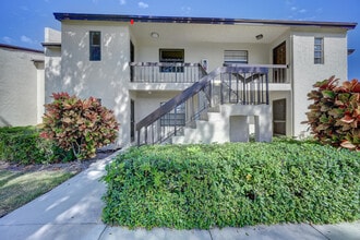 8545 Casa Del Lago in Boca Raton, FL - Building Photo - Building Photo