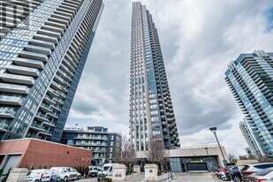 36 Park Lawn Rd in Toronto, ON - Building Photo