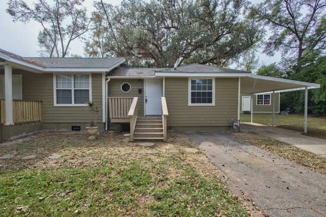 2002 Florida Ave in Tallahassee, FL - Building Photo - Building Photo