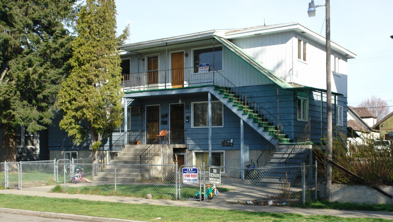 1712-1714 W Gardner Ave in Spokane, WA - Foto de edificio