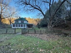 240 Crooked Run Rd in Boones Mill, VA - Building Photo - Building Photo