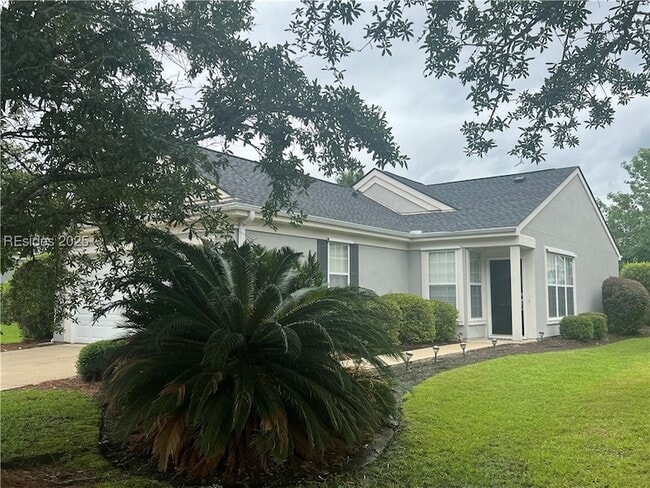 24 Whitebark Ln in Bluffton, SC - Building Photo - Building Photo