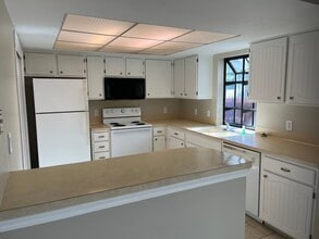 12063 Burdette Cir in Omaha, NE - Building Photo - Building Photo