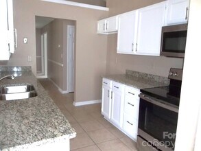 115 W Bank Dr in Charlotte, NC - Building Photo - Building Photo