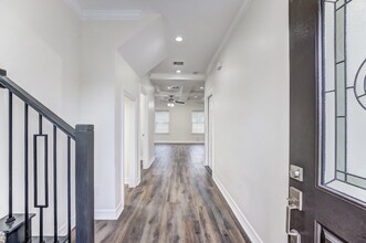 410 N 4th St in Beasley, TX - Foto de edificio - Building Photo