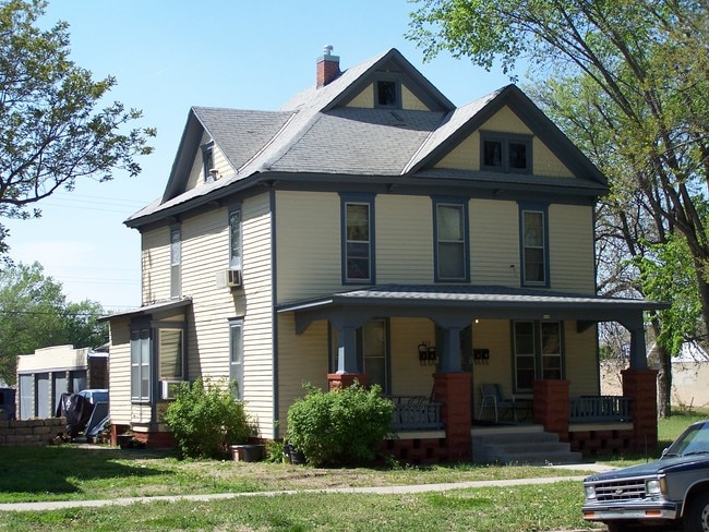 833 Topeka, Unit Apt#3