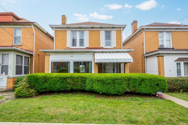 property at 118 E 20th Ave