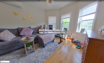 942 Broadway in Somerville, MA - Building Photo