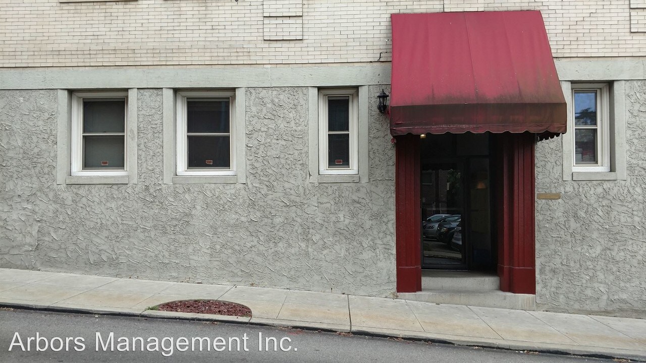 5523 Ellsworth Ave-Unit -Apt 2C in Pittsburgh, PA - Building Photo