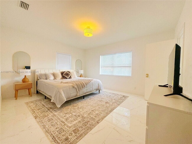 property at 1625 Hollywood Blvd