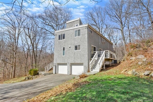 126 Gallows Hill Rd in Redding, CT - Building Photo - Building Photo