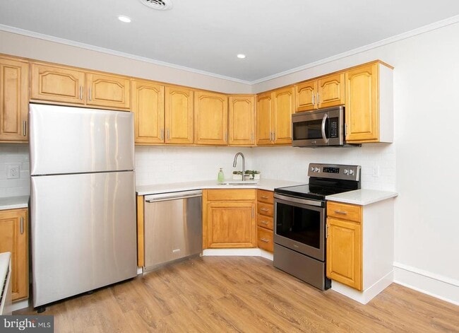 property at 202 S Lincoln Ave
