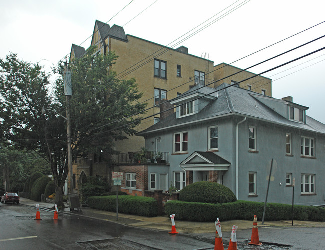 37 Hamilton Pl in Tarrytown, NY - Foto de edificio - Building Photo