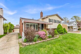 14208 Sheldon Blvd in Brook Park, OH - Building Photo - Building Photo