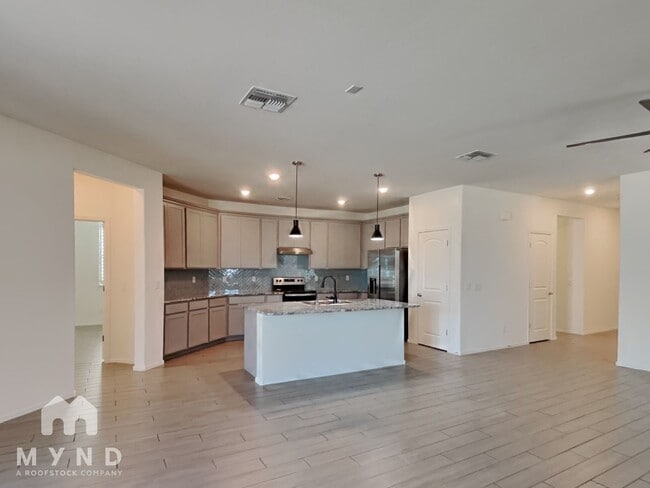 7325 S 33rd Ln in Phoenix, AZ - Building Photo - Building Photo