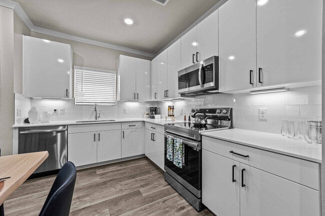 Estates of McKinney in McKinney, TX - Building Photo - Building Photo