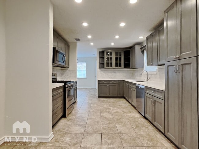 4635 Deer Point Dr in Spring, TX - Building Photo - Building Photo