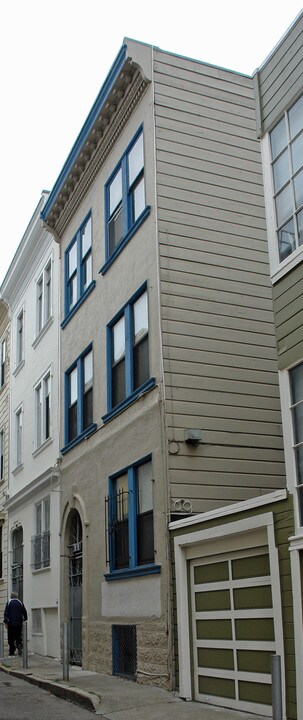 14-18 Varennes St in San Francisco, CA - Building Photo