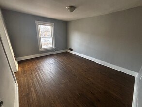 1609 Kenneth Ave, Unit 2 in New Kensington, PA - Building Photo - Building Photo