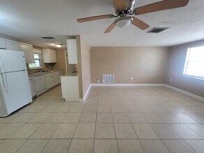 7526 Topay Ln in Port Richey, FL - Building Photo - Building Photo