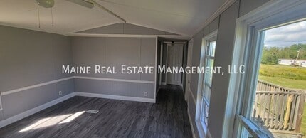 98 Park Dr in Canaan, ME - Building Photo - Building Photo
