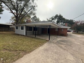 928 Francais Dr in Shreveport, LA - Building Photo - Building Photo