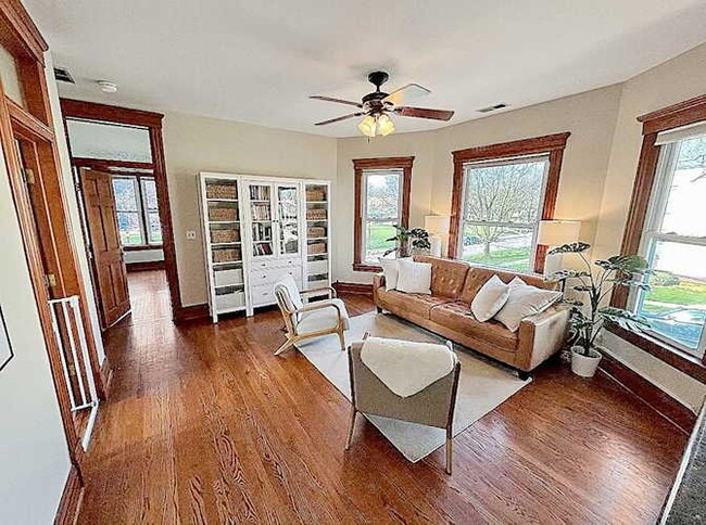 140 Broadway, Unit Upstairs