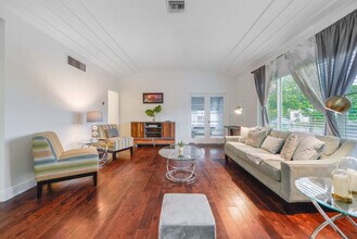 749 NE 82nd St in Miami, FL - Building Photo - Building Photo