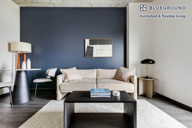 150 N Ashland Ave in Chicago, IL - Building Photo - Building Photo