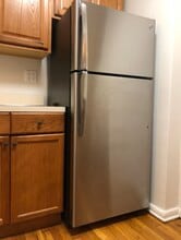 6148 219th St, Unit walking in Oakland Gardens, NY - Building Photo - Building Photo