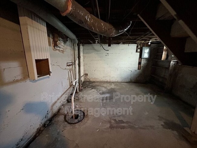 1038 Walnut Hill Pl in Dayton, OH - Building Photo - Building Photo