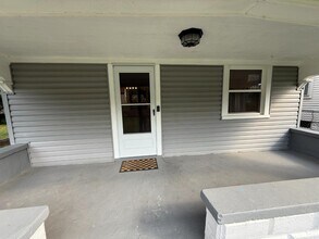 123 E High St in Jeffersonville, IN - Building Photo - Building Photo