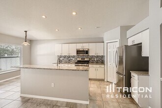 30433 Tremont Dr in Zephyrhills, FL - Building Photo - Building Photo