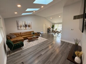 10231 Hawthorne Dr in Orland Park, IL - Building Photo - Building Photo