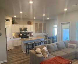 40313 Sedgwick Ln in Ponchatoula, LA - Foto de edificio - Building Photo