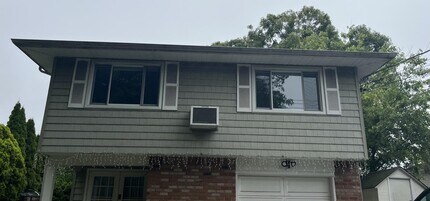 212 Bellerose Ave in East Northport, NY - Building Photo - Building Photo