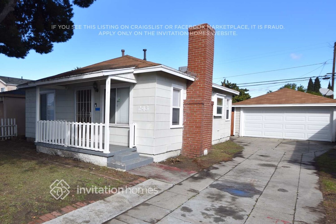 243 E Louise St in Long Beach, CA - Building Photo