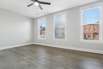 324 Pacific Ave in Jersey City, NJ - Building Photo - Building Photo