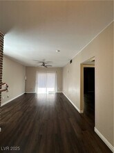6650 W Warm Springs Rd in Las Vegas, NV - Building Photo - Building Photo
